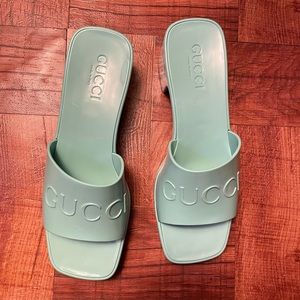 Gucci rubber slide sandals mint sz6.5-7